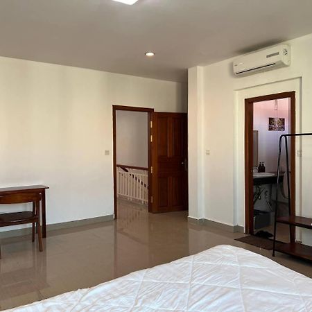D32 Homestay Near Airport Behind Brown Coffee Airport Phnom Penh Eksteriør billede