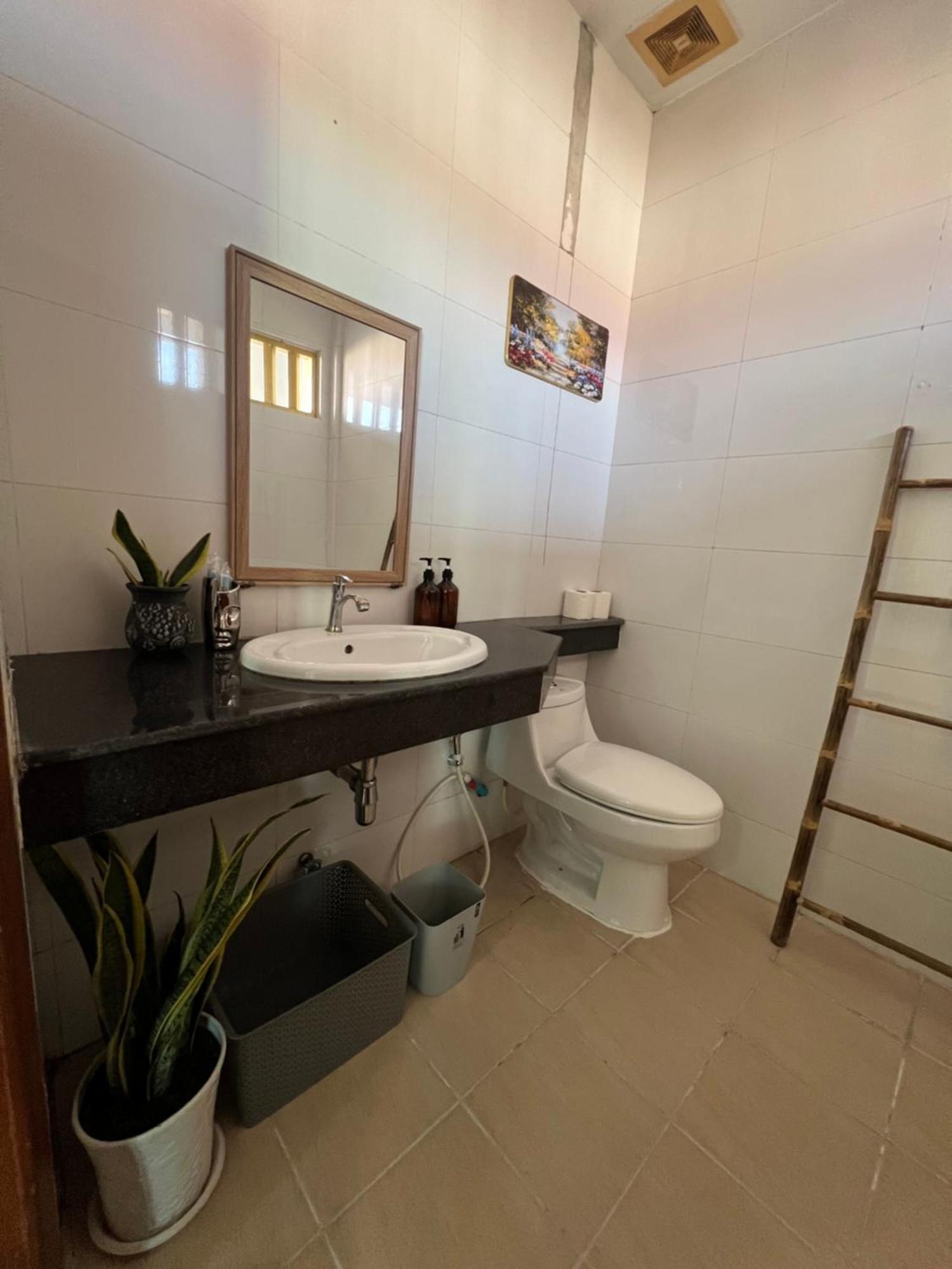 D32 Homestay Near Airport Behind Brown Coffee Airport Phnom Penh Eksteriør billede