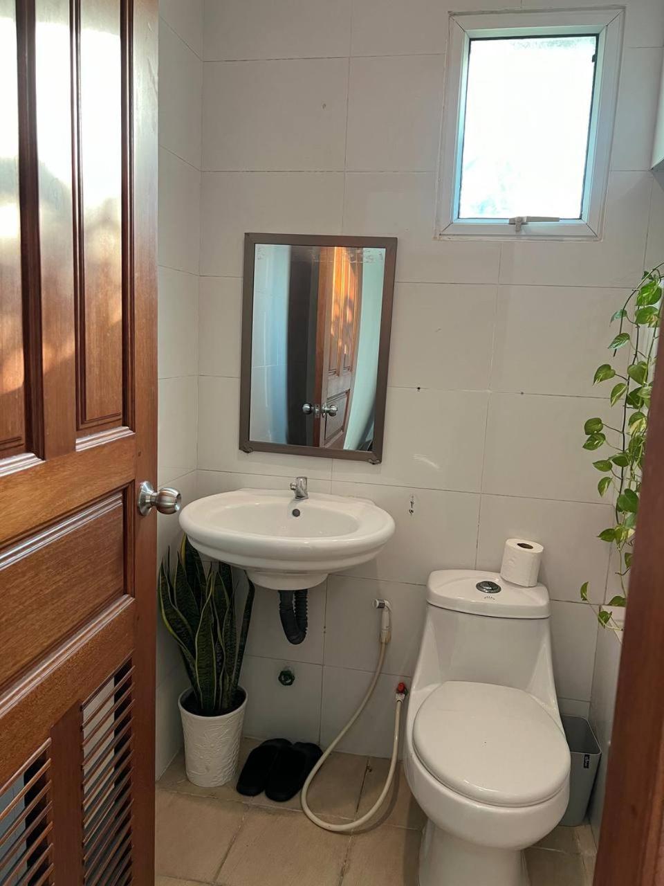 D32 Homestay Near Airport Behind Brown Coffee Airport Phnom Penh Eksteriør billede